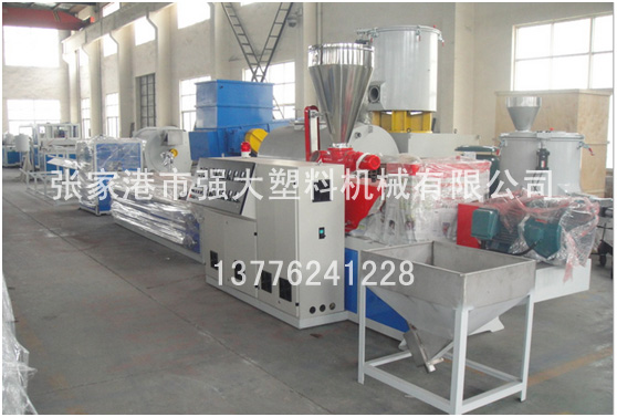 強大護墻板生產線開創(chuàng)環(huán)保發(fā)展新道路